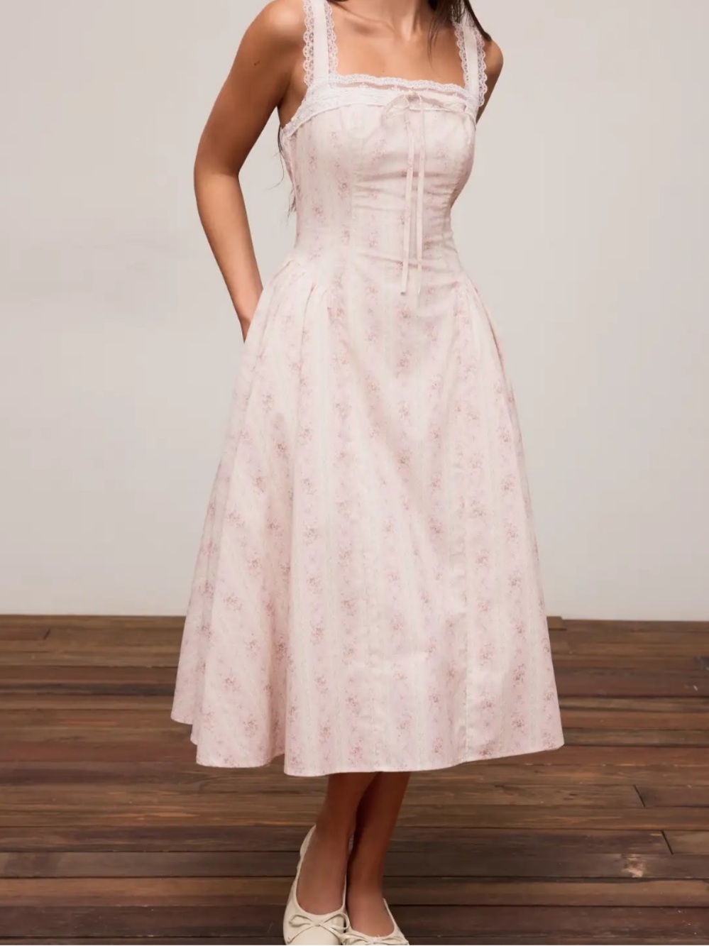 Cider SWEETHEART DITSY FLORAL LACE UP MAXI DRESS - size S